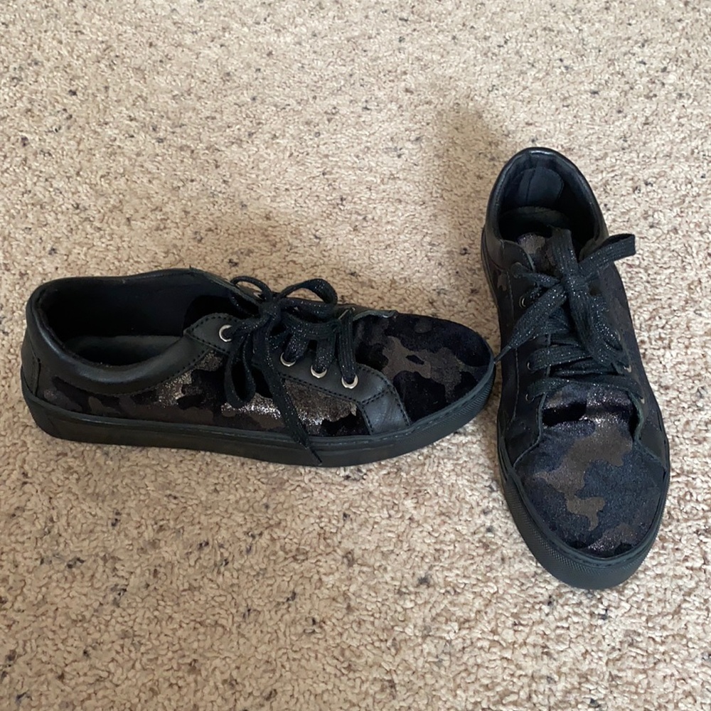 Brand new The Flexx camo black sneakers size 8 Nordstrom